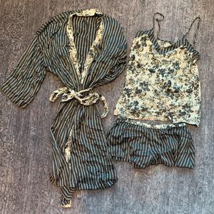 Intimissimi Romantic Pajama Robe Set